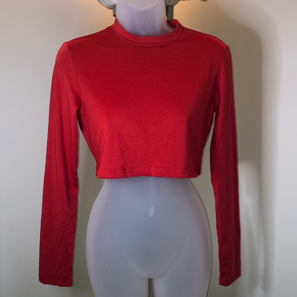 Tops - Crop top. NWOT
